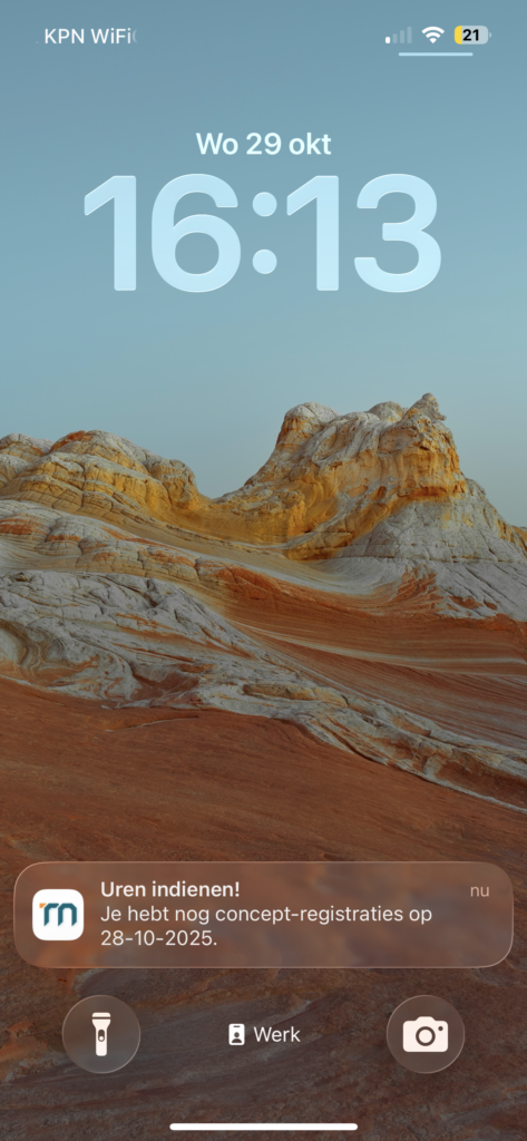 Een schermafbeelding van een herinnering aan het nog moeten indienen van de uren van gisteren